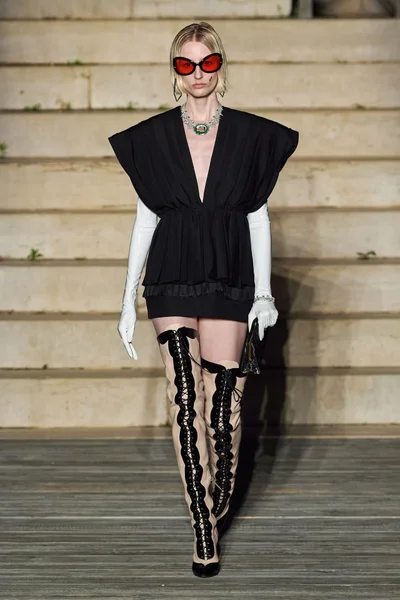 Look 4